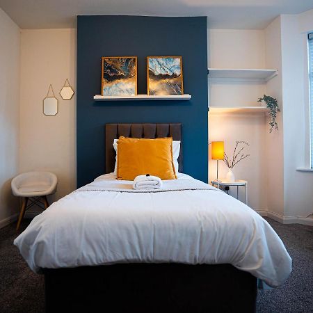 Comfortable House In Nuneaton Sleeps5 Free Parking Good Amenites Eksteriør billede