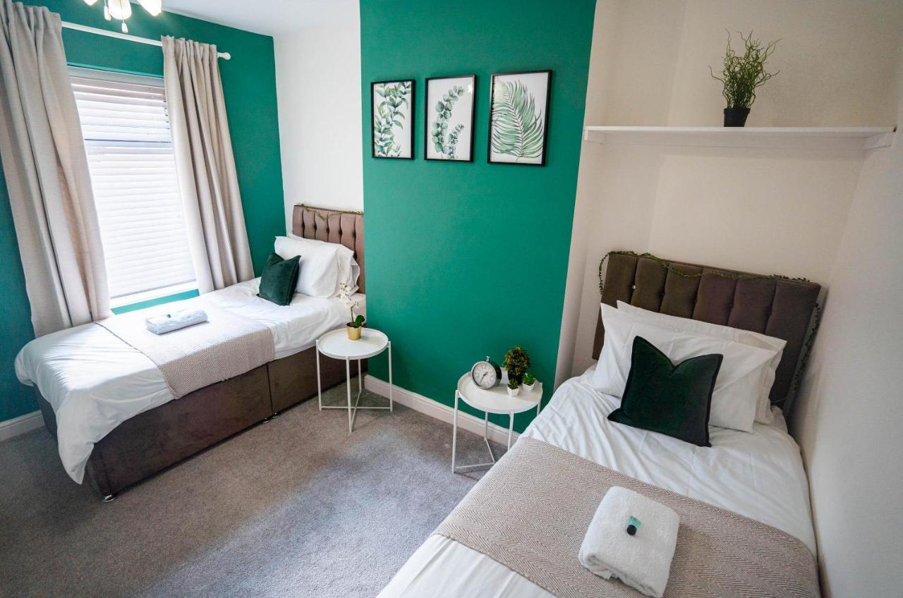 Comfortable House In Nuneaton Sleeps5 Free Parking Good Amenites Eksteriør billede